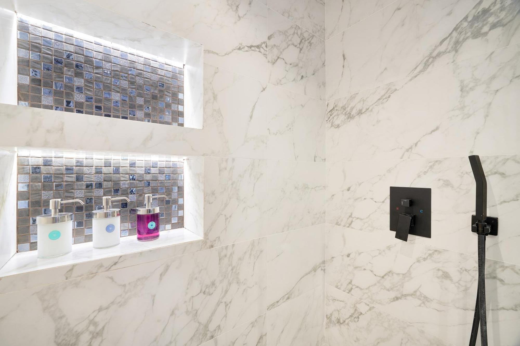 Pura Vida Luxury Apartment With Jacuzzi Torremolinos Eksteriør bilde